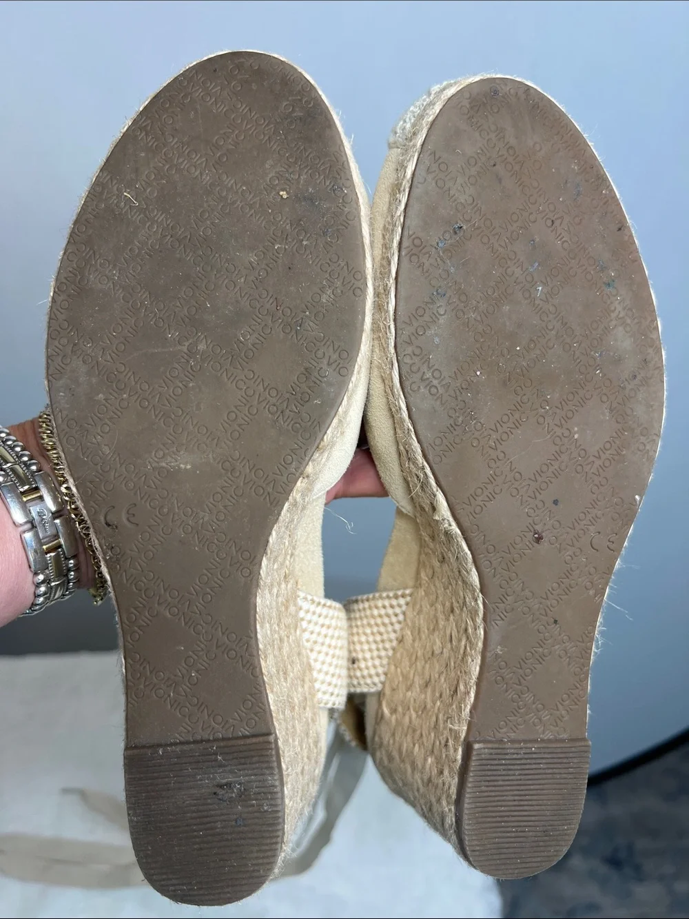 Vionic Aruba Maris Lace-Up Cream Espadrille Wedge Sandals with Ankle Tie sz 7